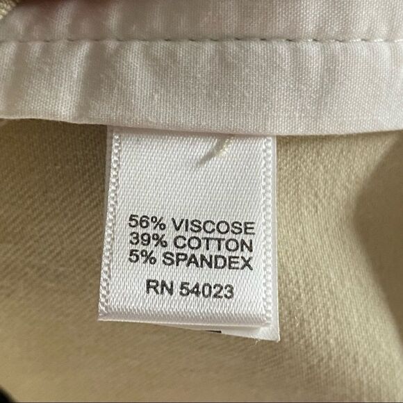 Banana Republic | The Sloan Fit Tan Capri’s - Picture 4 of 6